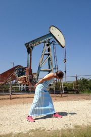 Weigel_OilDerrick